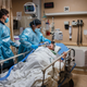 Image for article titled Here's a Harrowing Story of a Family Trying to Pay More Than $400,000 In Coronavirus Medical Bills
